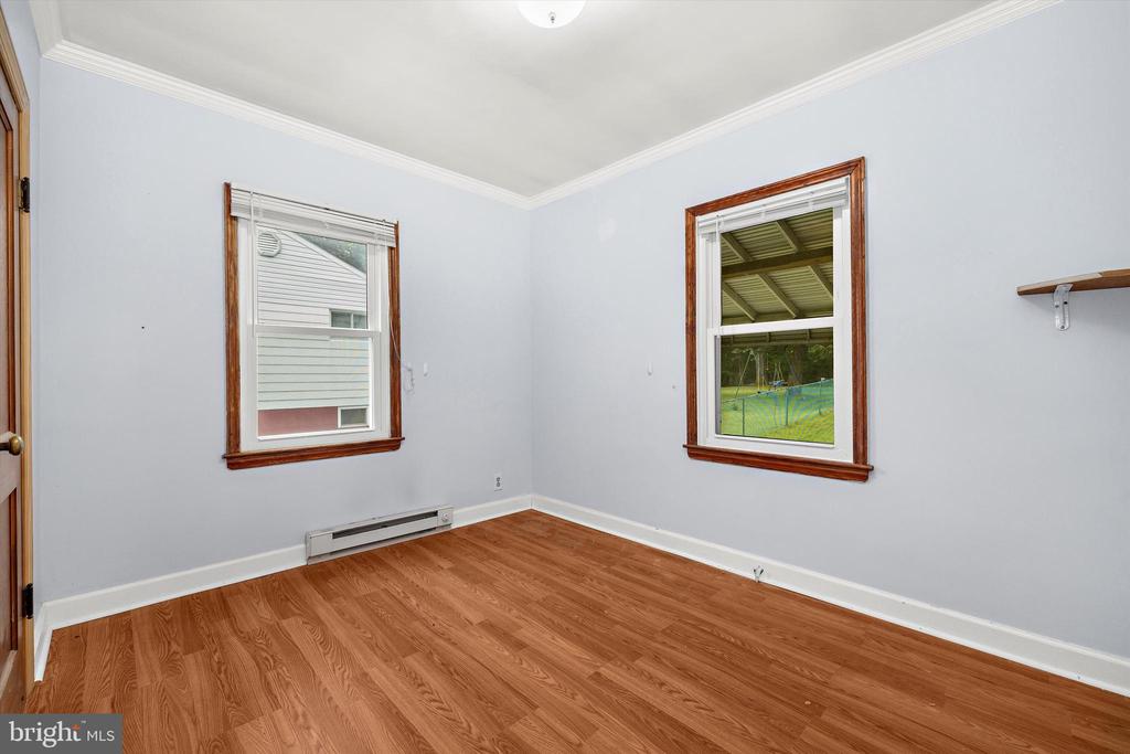 1213 PEKIN ROAD