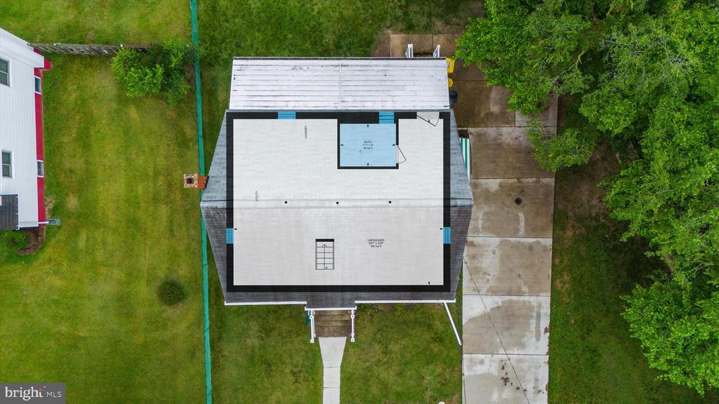 1213 PEKIN ROAD