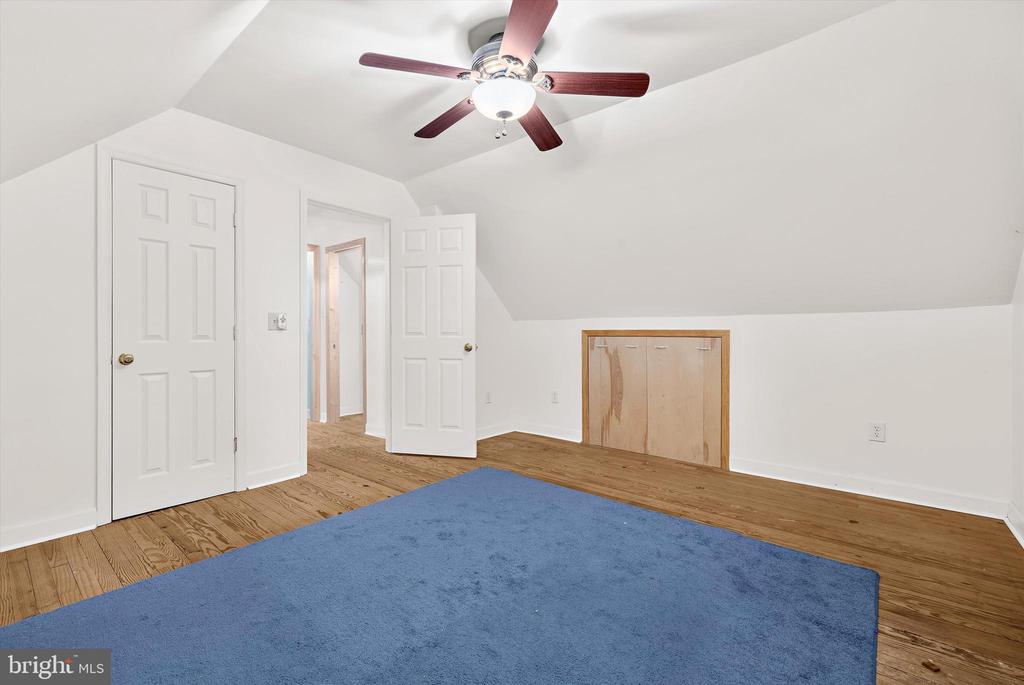1213 PEKIN ROAD
