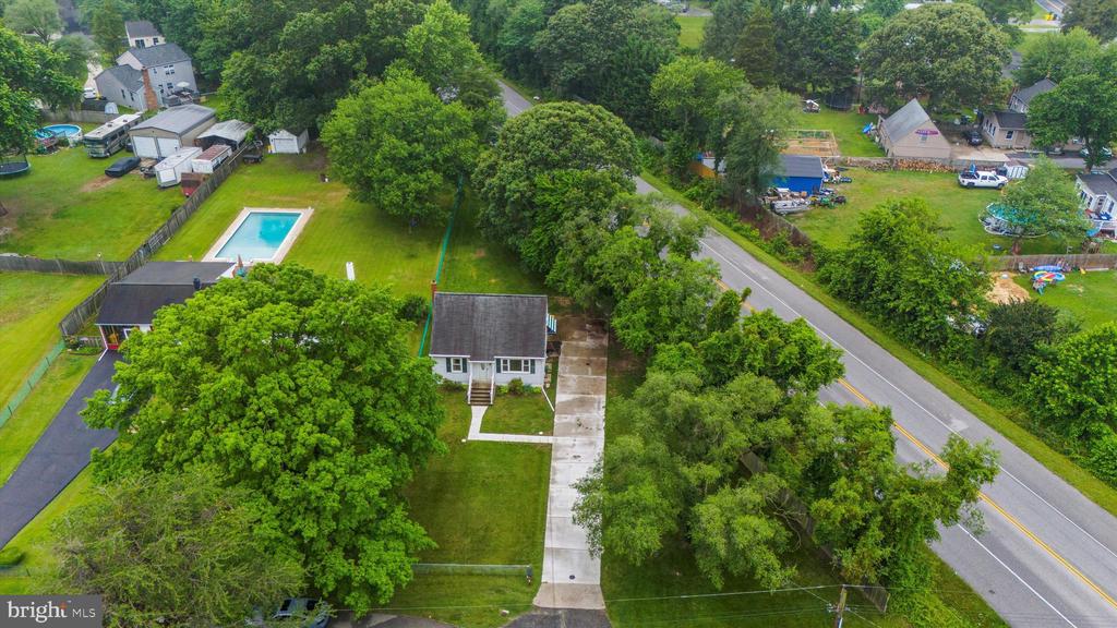1213 PEKIN ROAD