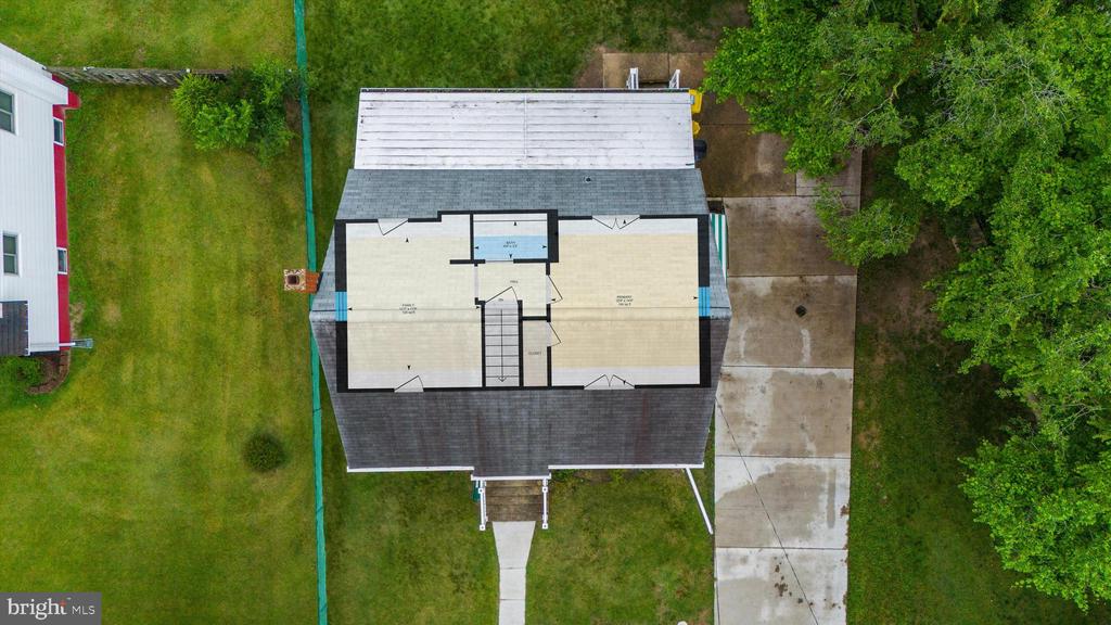 1213 PEKIN ROAD