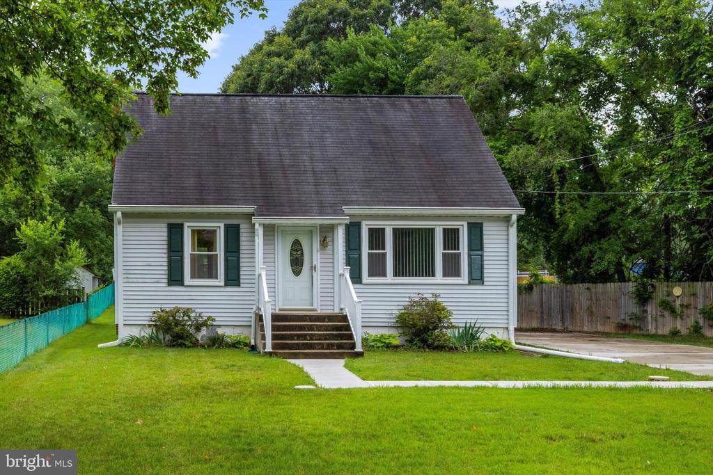 1213 PEKIN ROAD