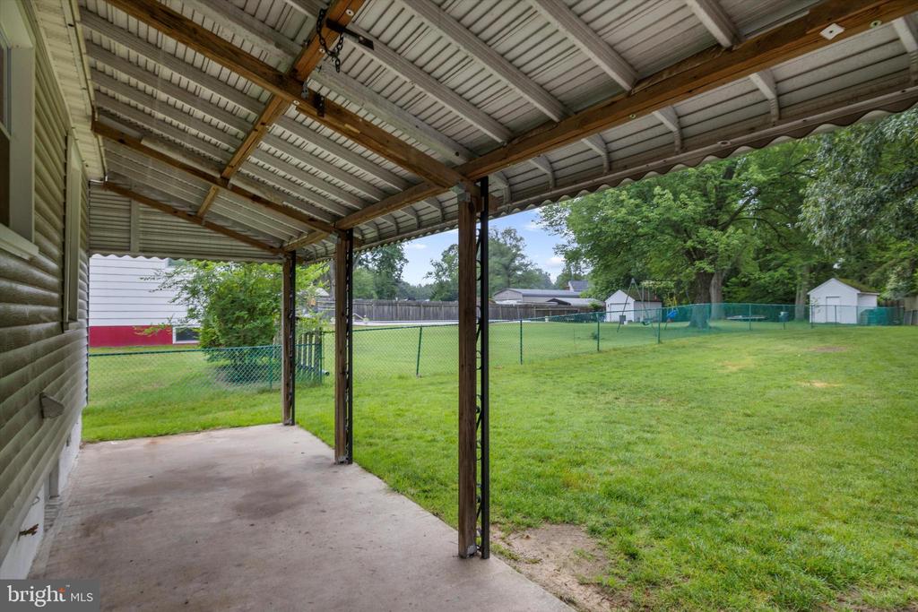 1213 PEKIN ROAD