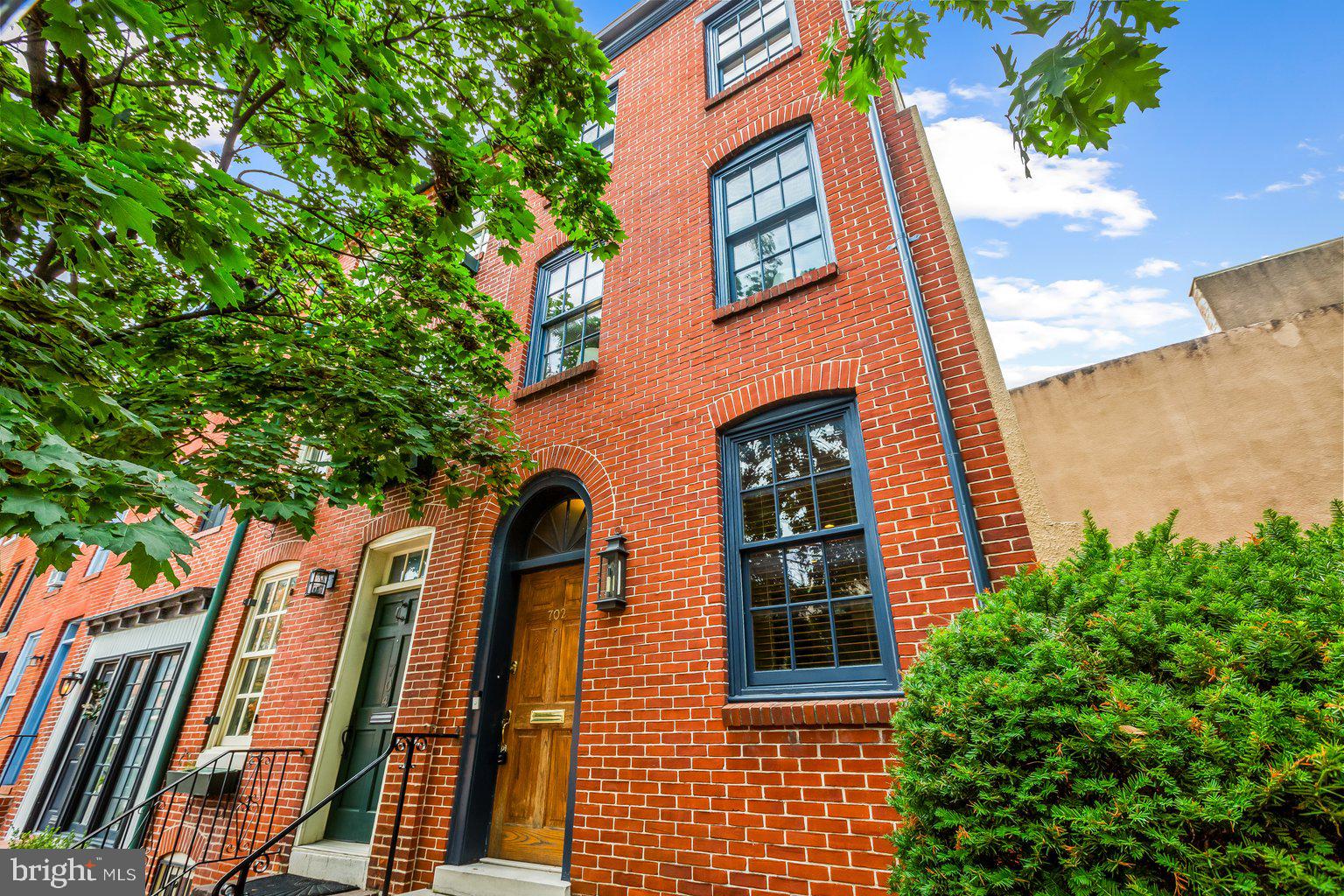 702 S Hanover St