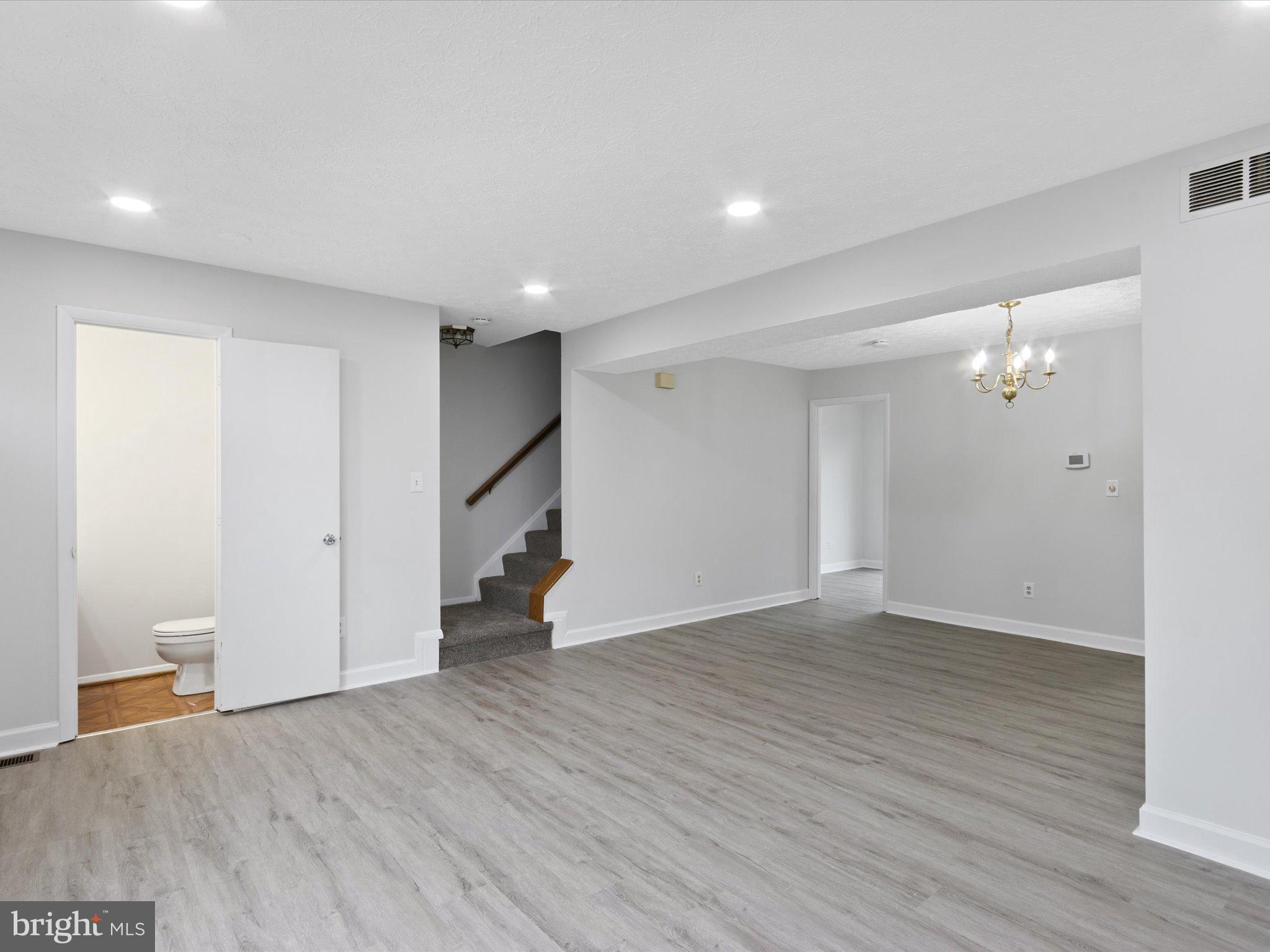 14 Derwood Ct