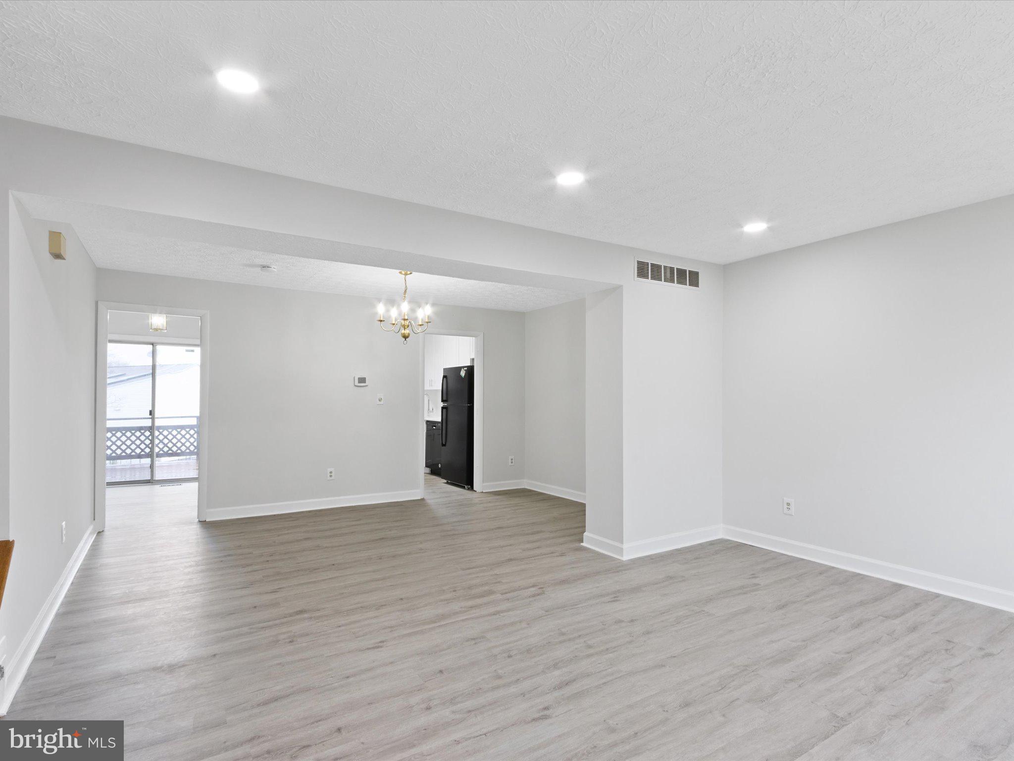 14 Derwood Ct