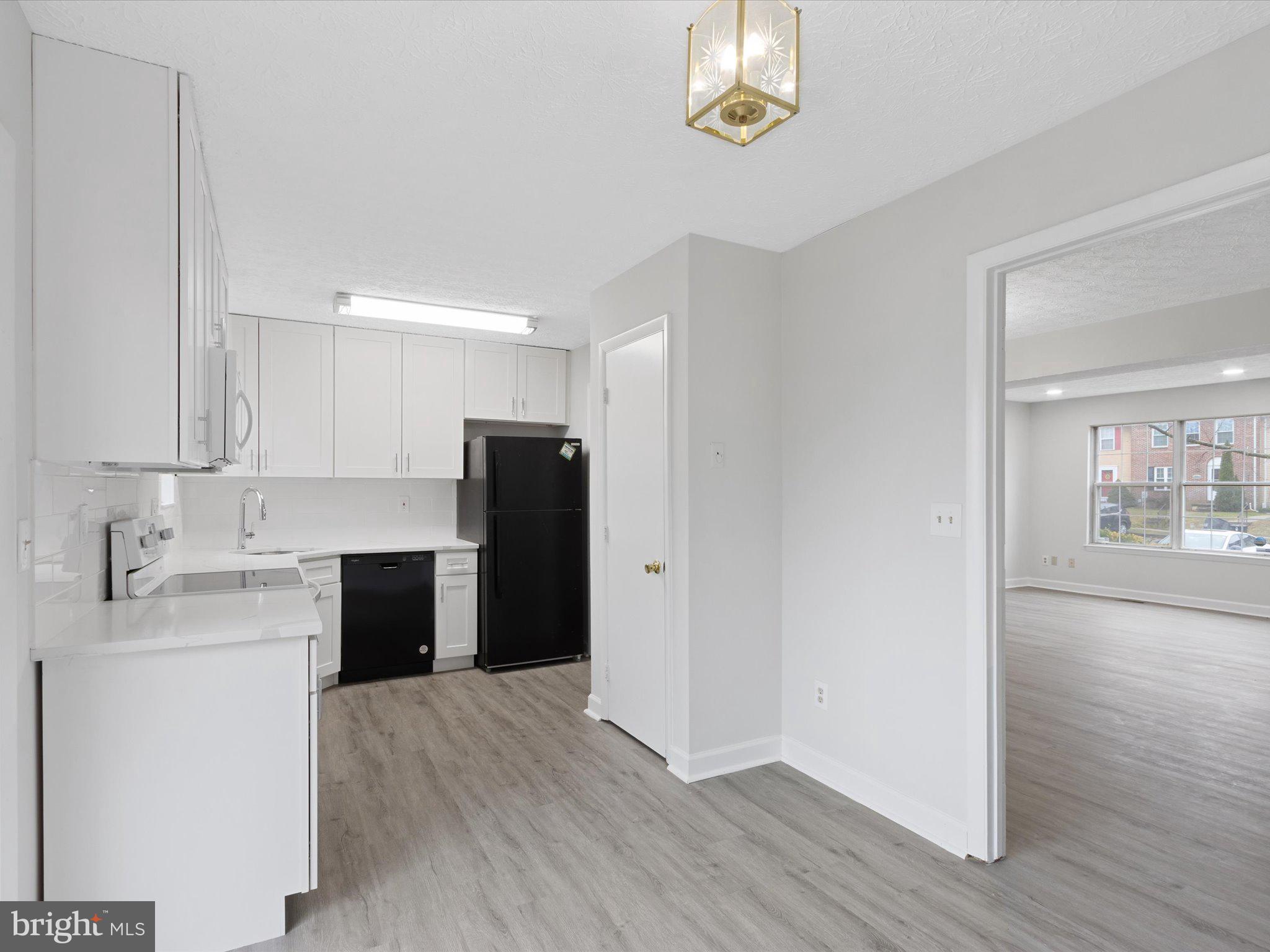 14 Derwood Ct