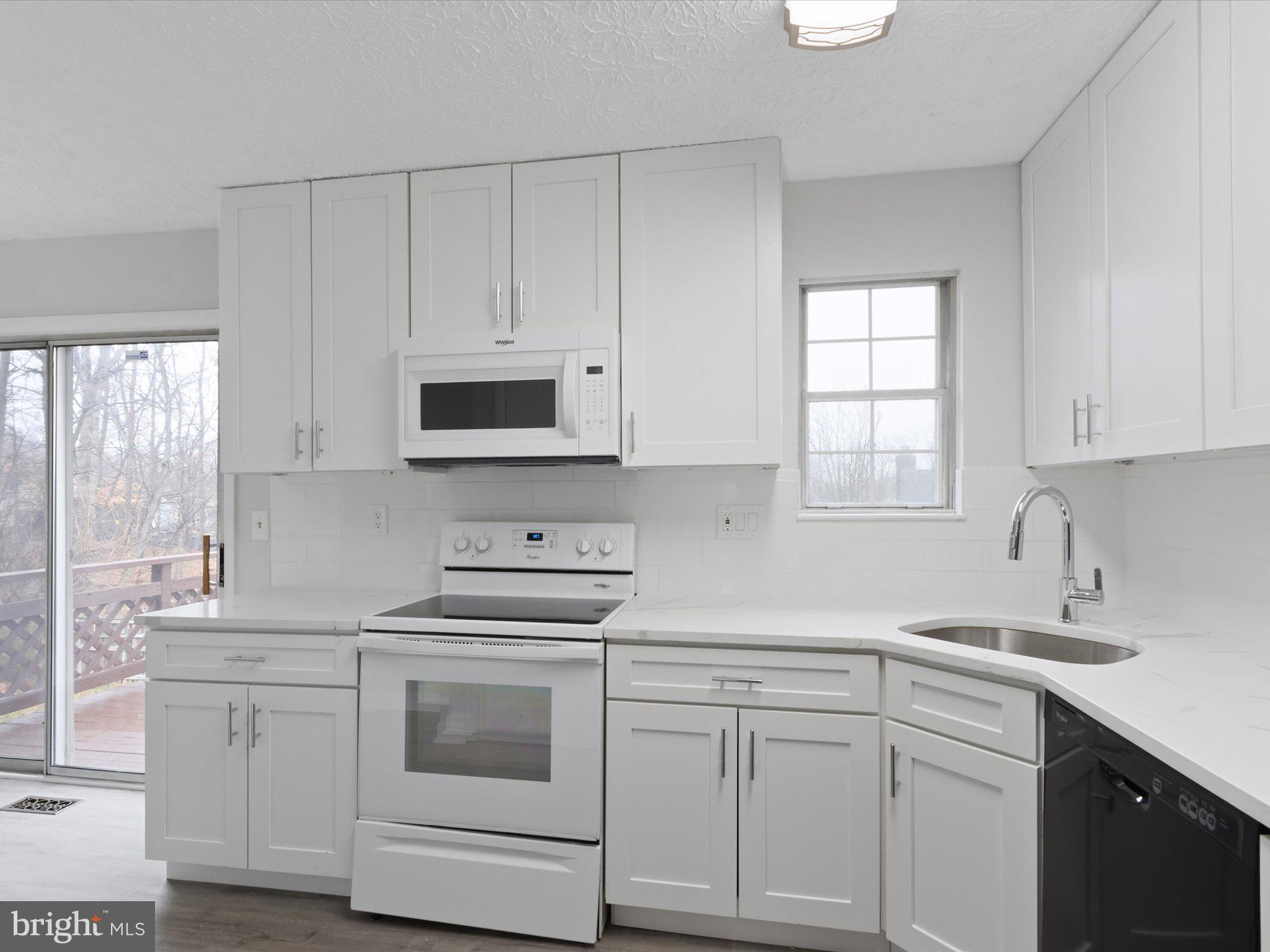 14 Derwood Ct