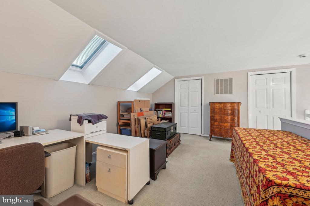 27 Victoria Falls Ct