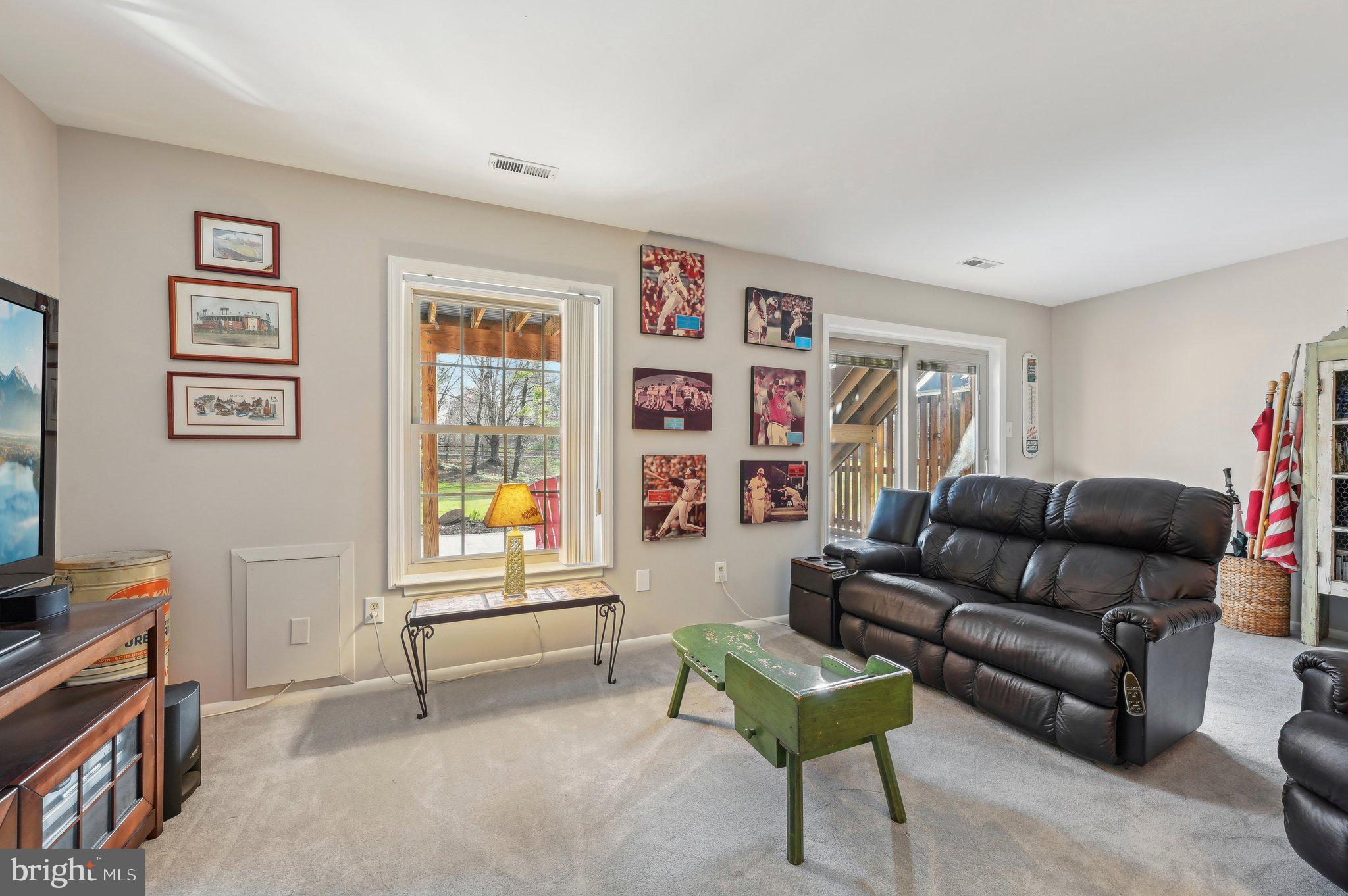 27 Victoria Falls Ct