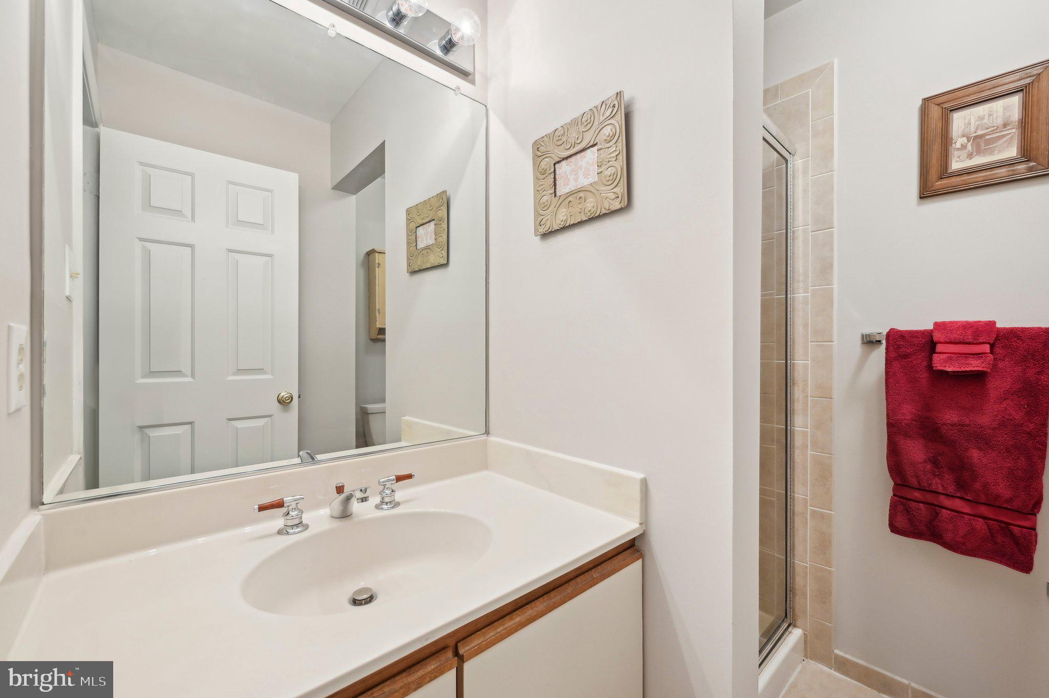 27 Victoria Falls Ct