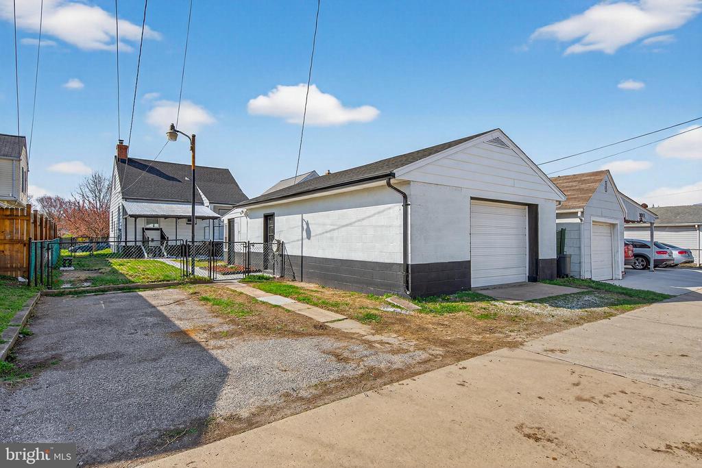 3009 SALISBURY AVENUE