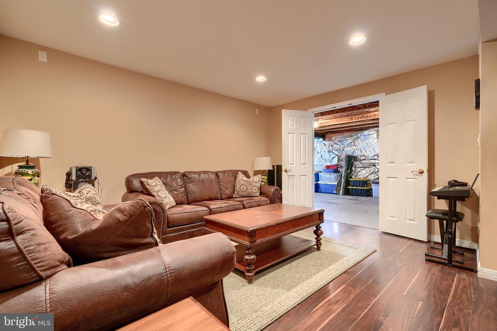 298 Arthur Ave