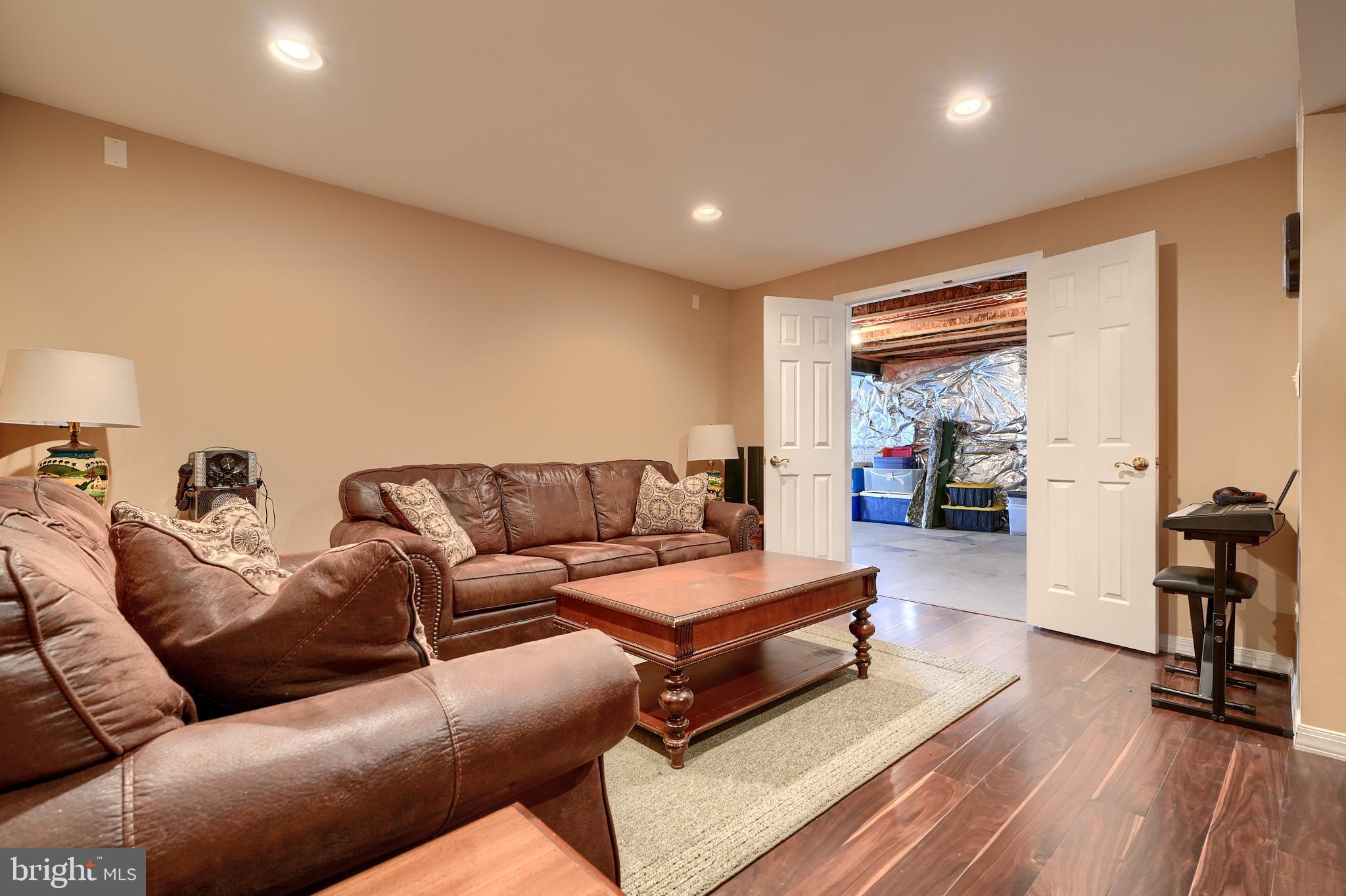 298 Arthur Ave