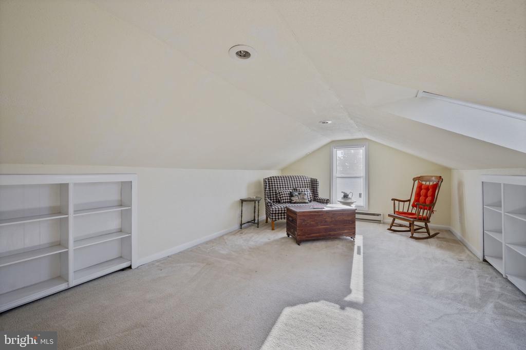 418 LONDON COURT