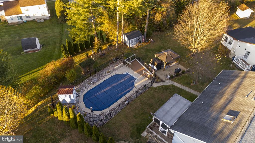 418 LONDON COURT
