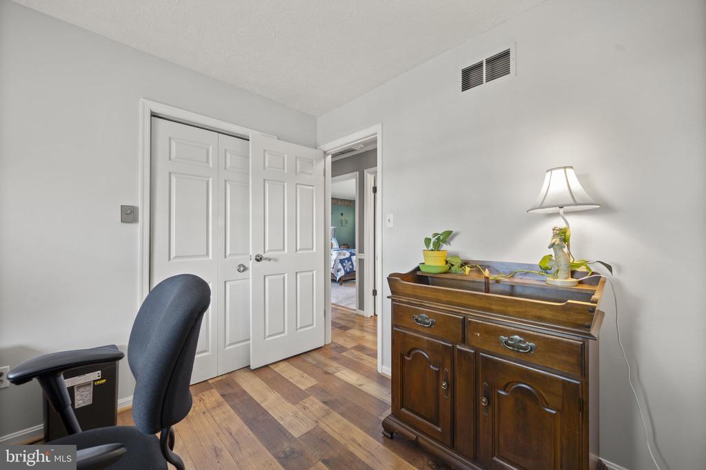 418 LONDON COURT