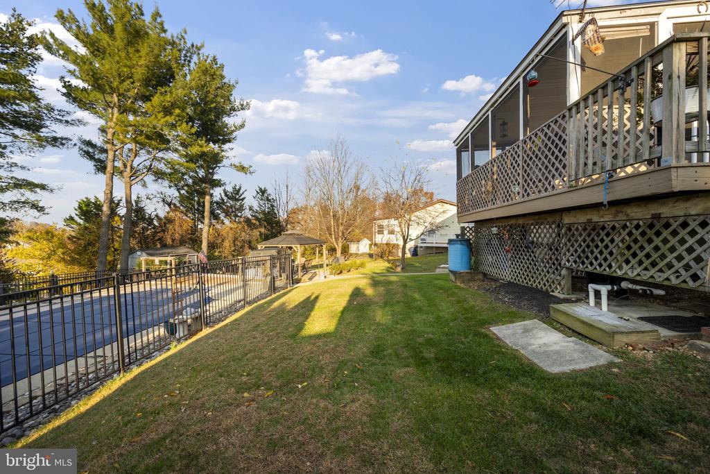 418 LONDON COURT