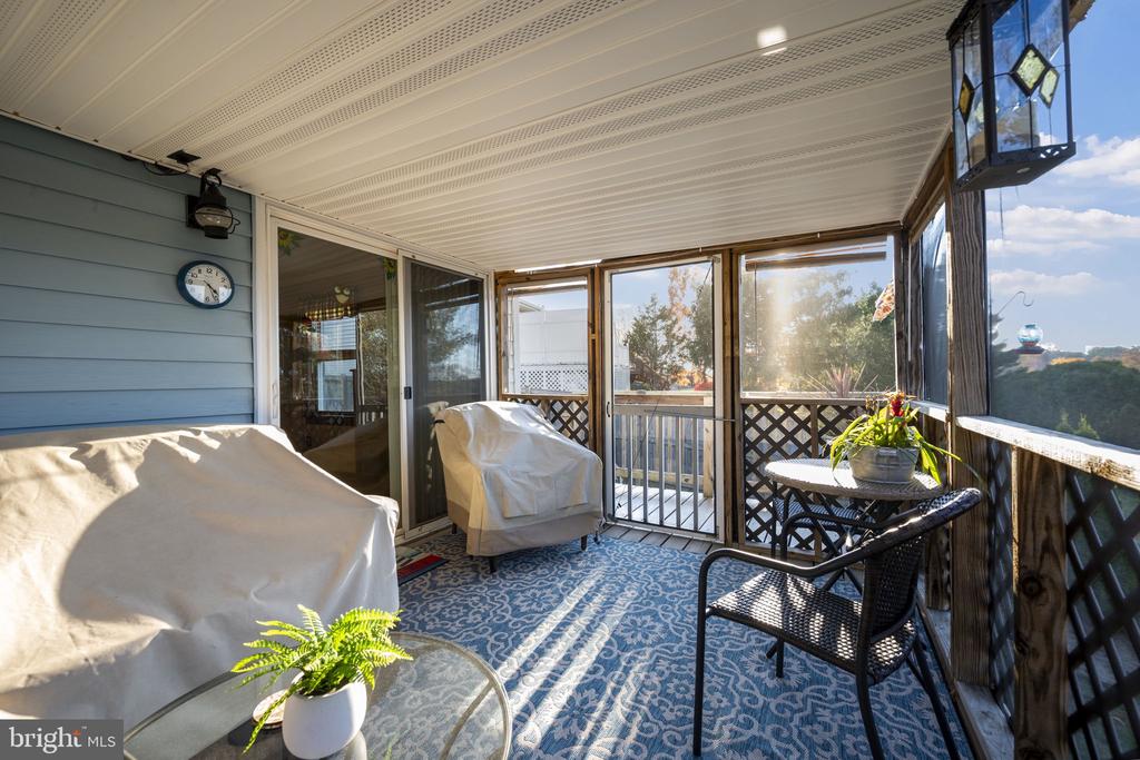 418 LONDON COURT