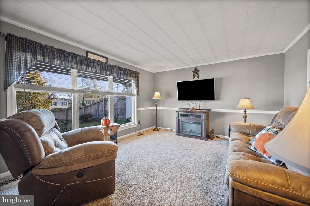 418 LONDON COURT