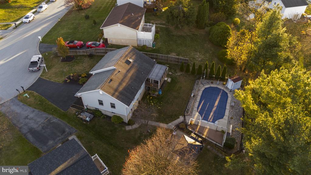 418 LONDON COURT