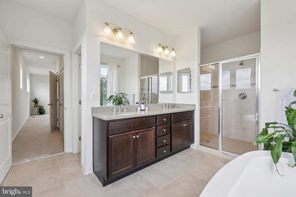 1461 WHEYFIELD DRIVE