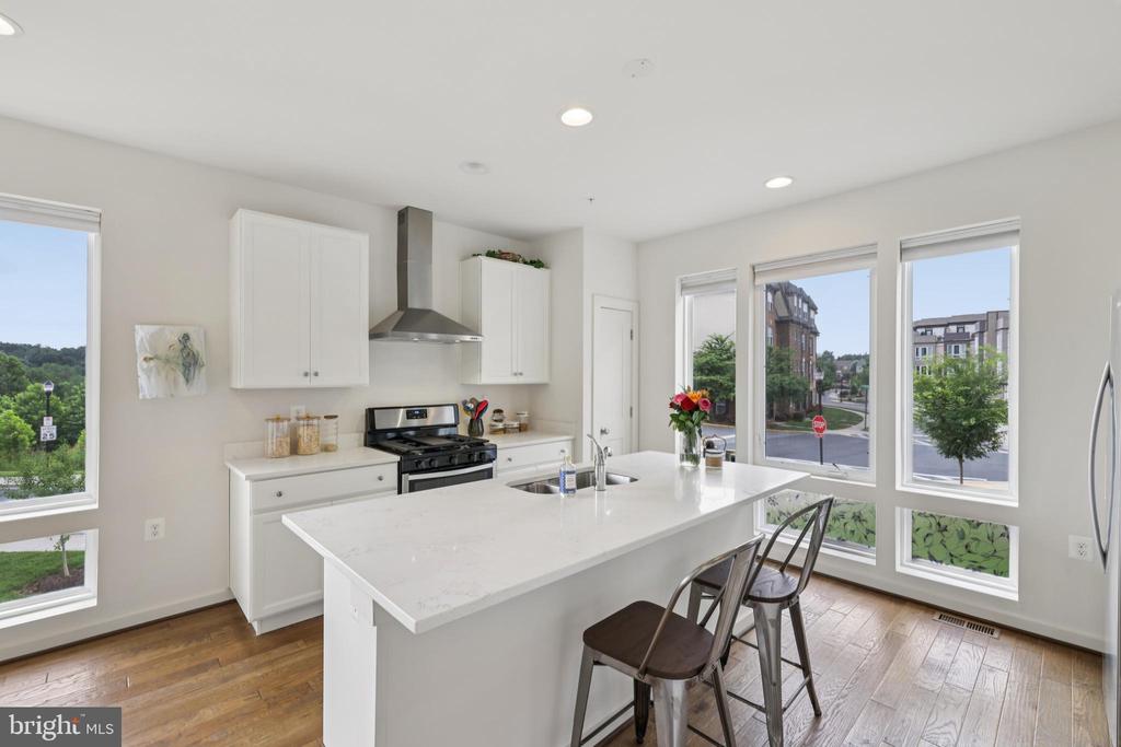1461 WHEYFIELD DRIVE