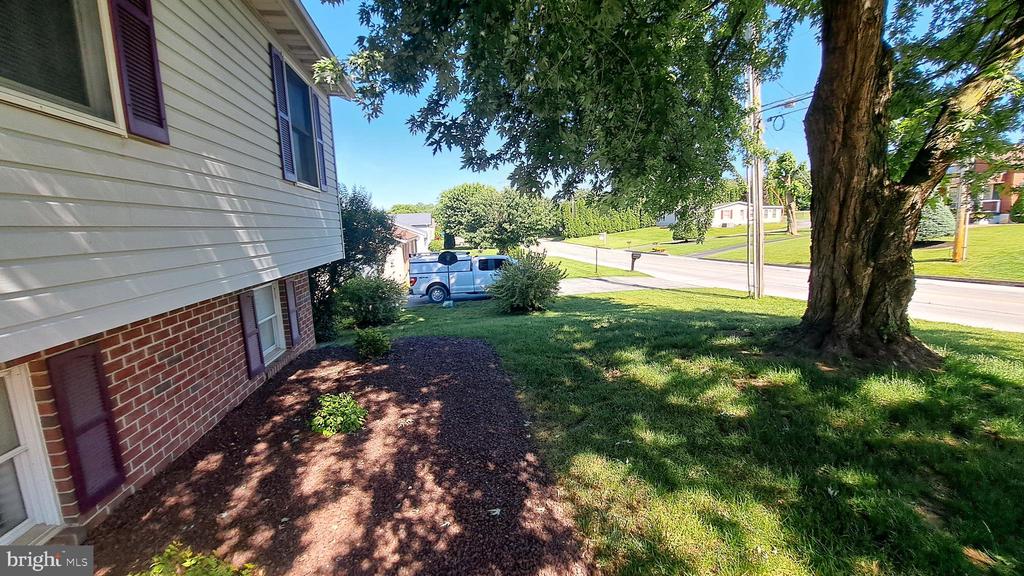 451 CLOVER LANE