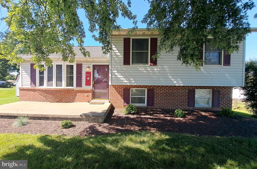451 CLOVER LANE
