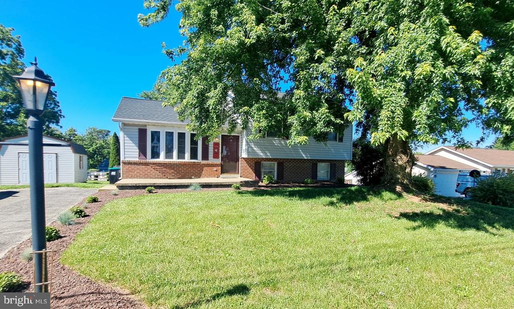 451 CLOVER LANE