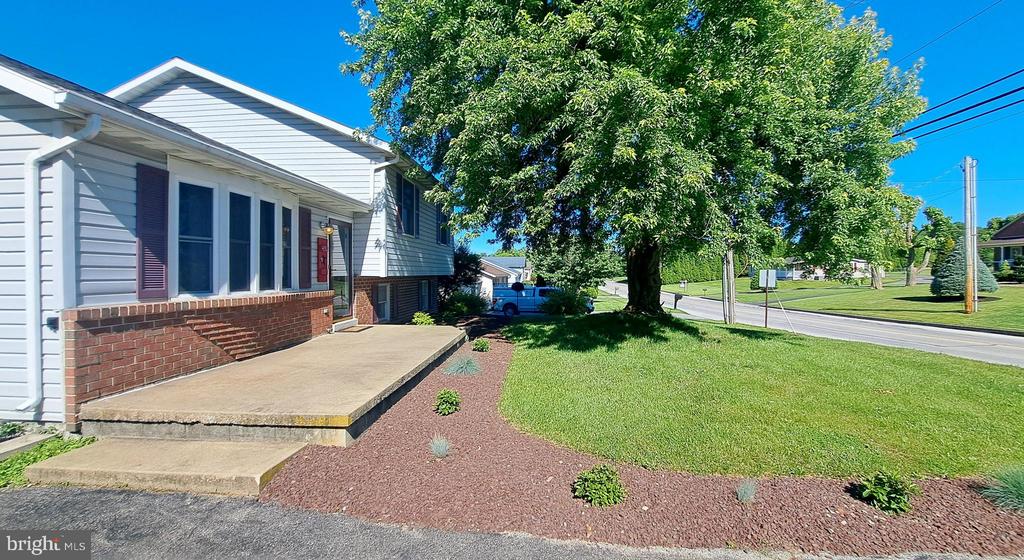 451 CLOVER LANE