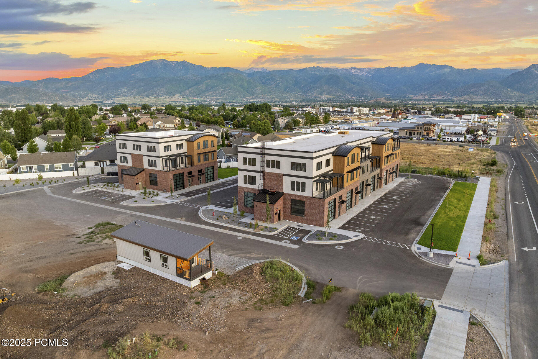 1922 S Highway 40, 34