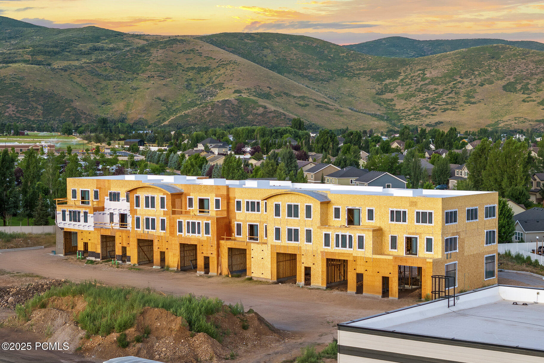1922 S Highway 40, 34