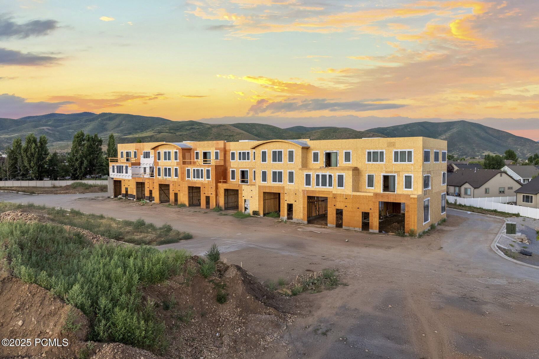 1922 S Highway 40, 34