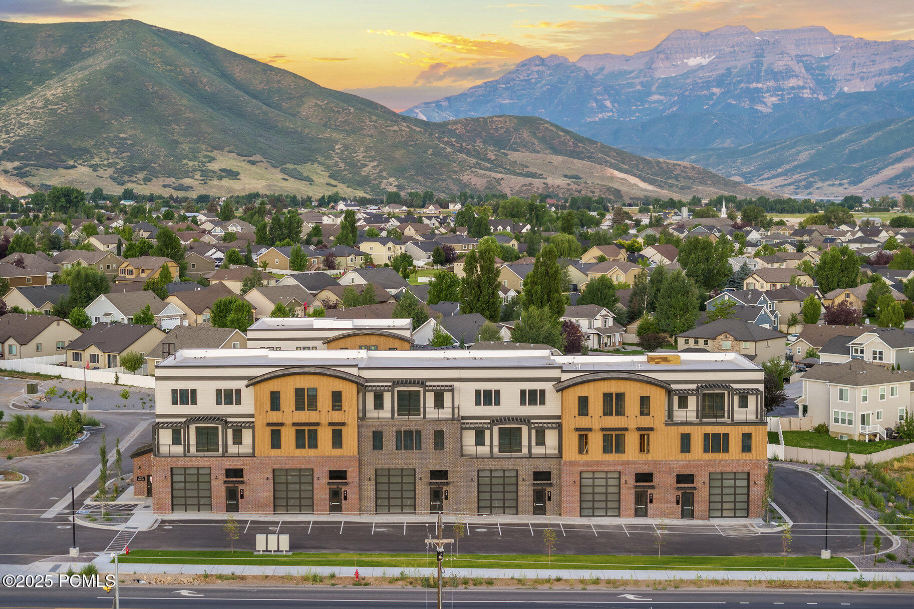 1922 S Highway 40, 40