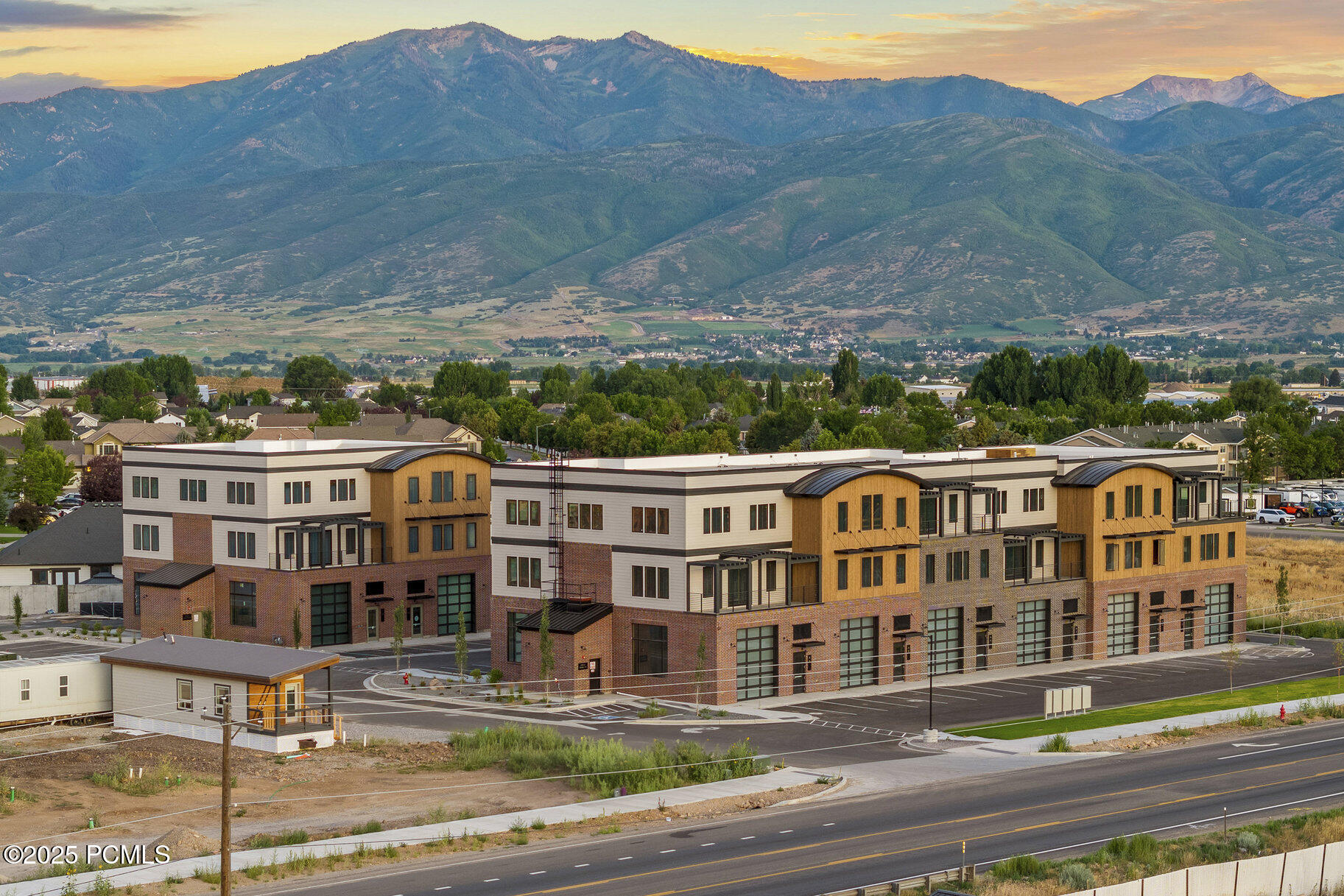 1922 S Highway 40, 40