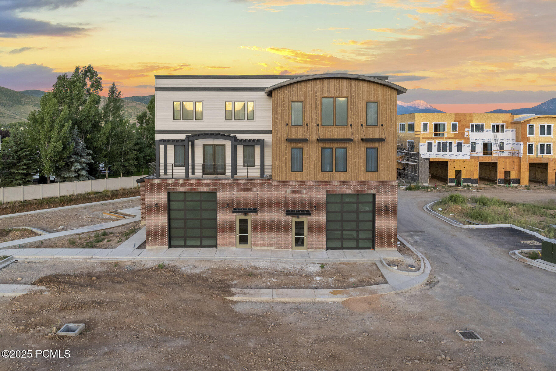 1922 S Highway 40, 40