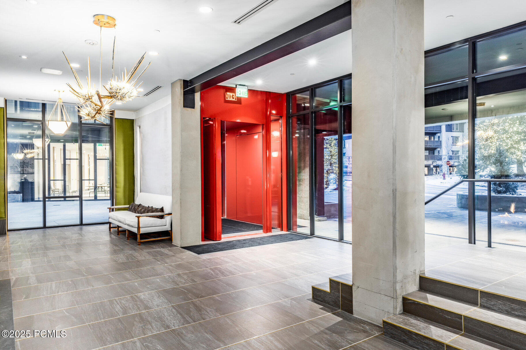 7520 Royal Street, 411