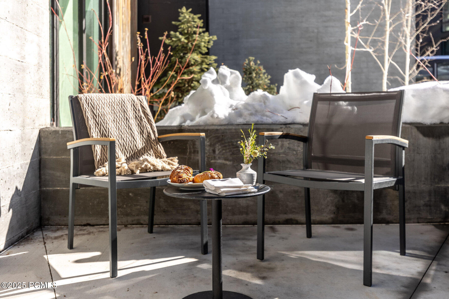 7520 Royal Street, 411