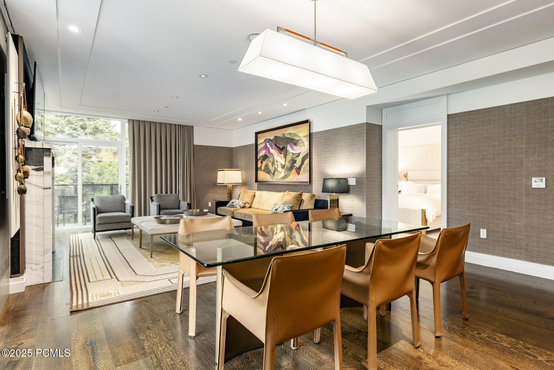 7520 Royal Street, 411