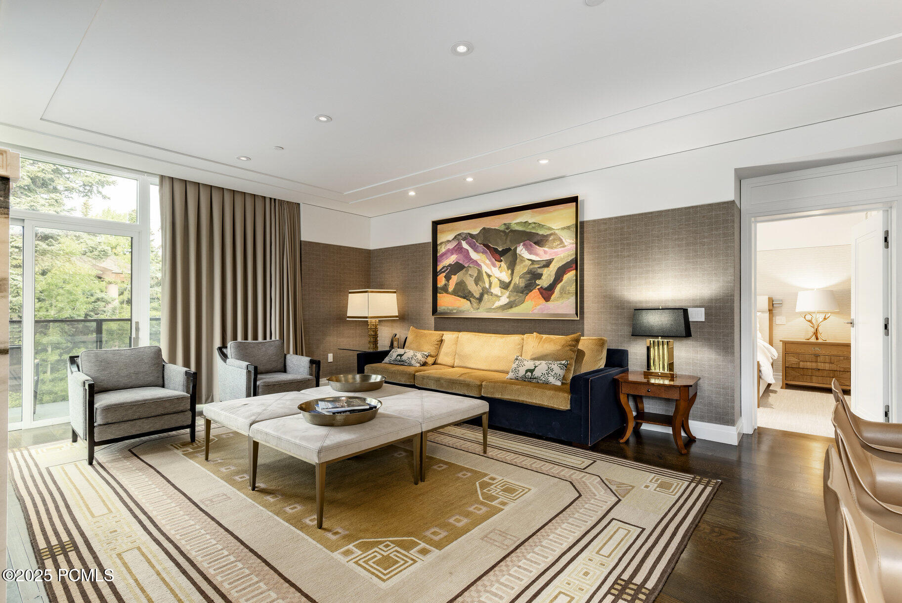 7520 Royal Street, 411