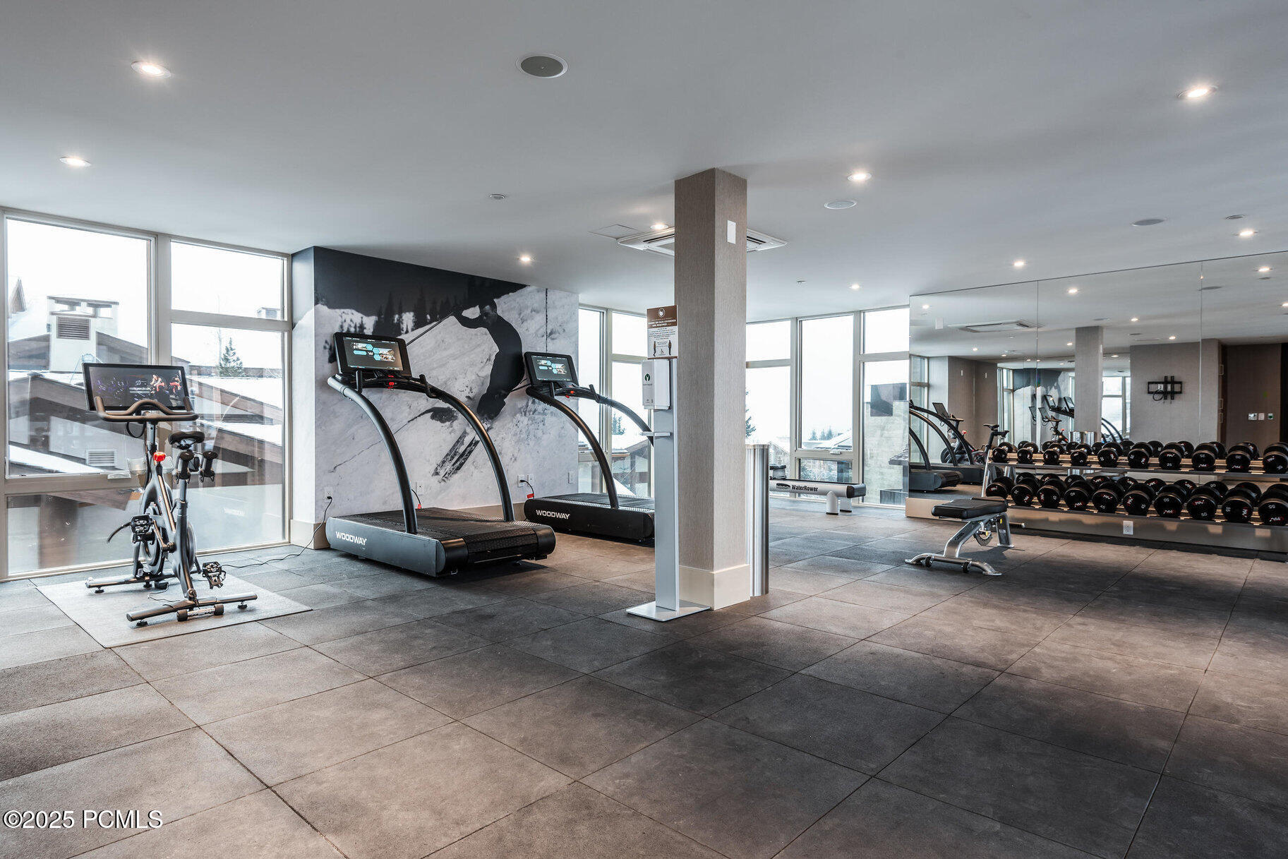 7520 Royal Street, 411