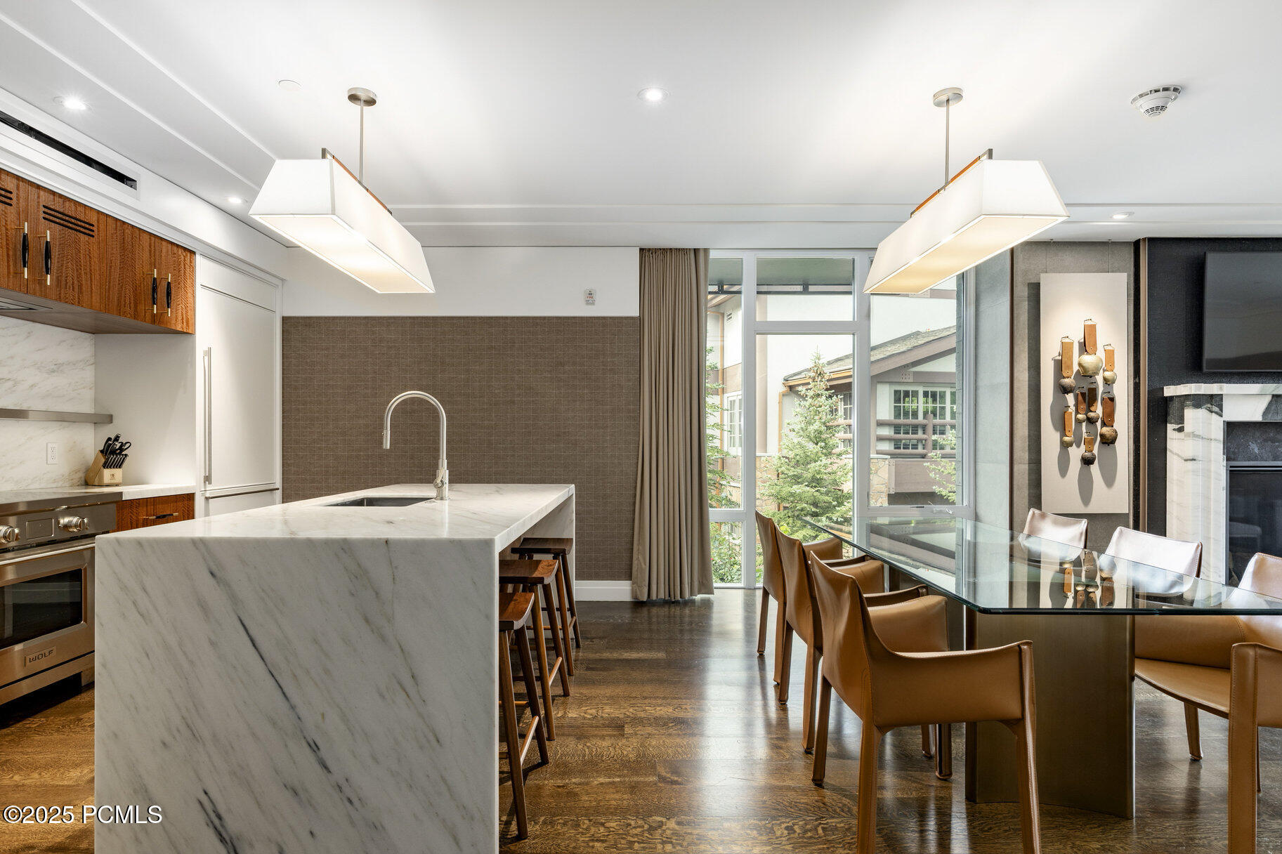 7520 Royal Street, 411