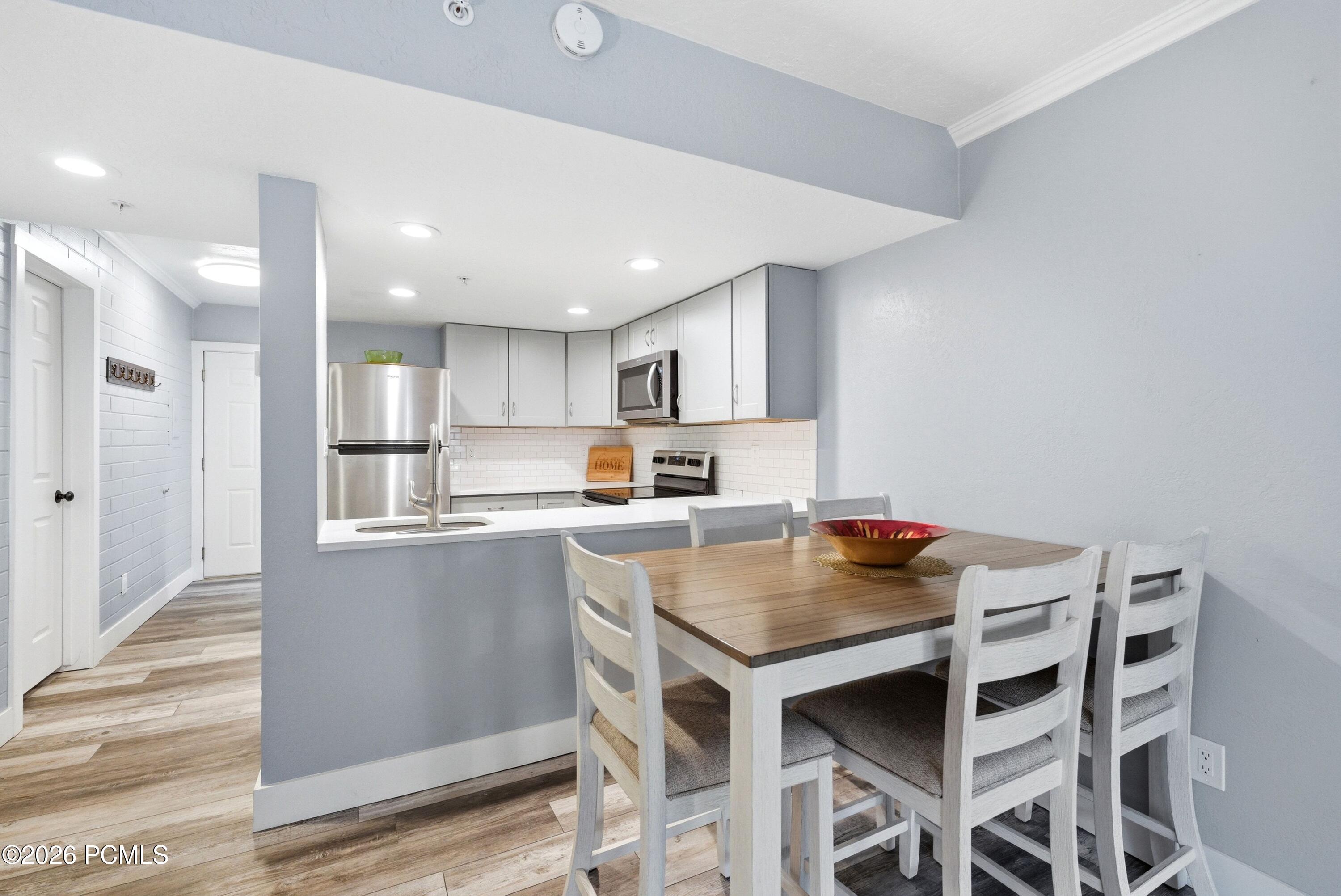 2000 Prospector Avenue 102