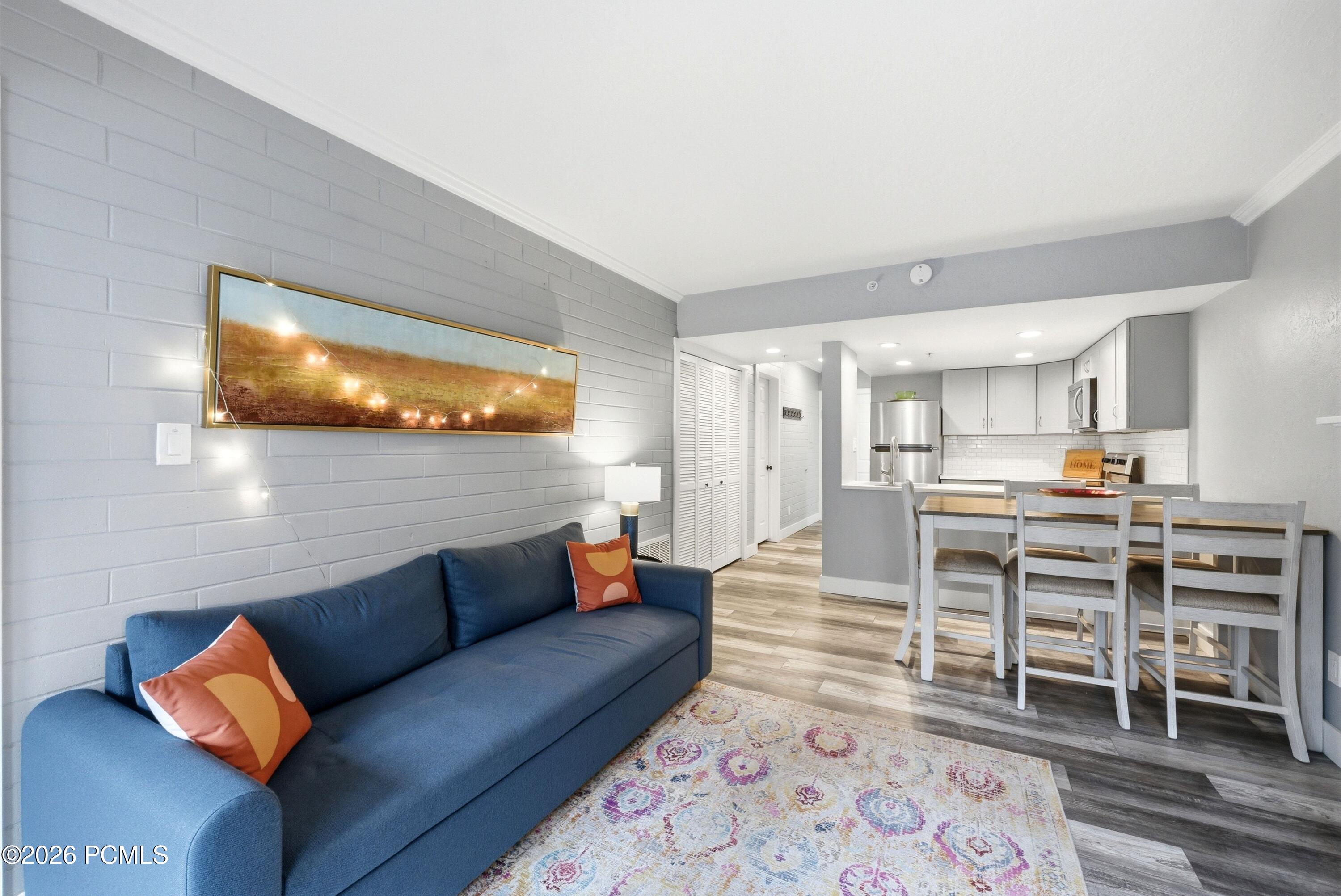 2000 Prospector Avenue 102