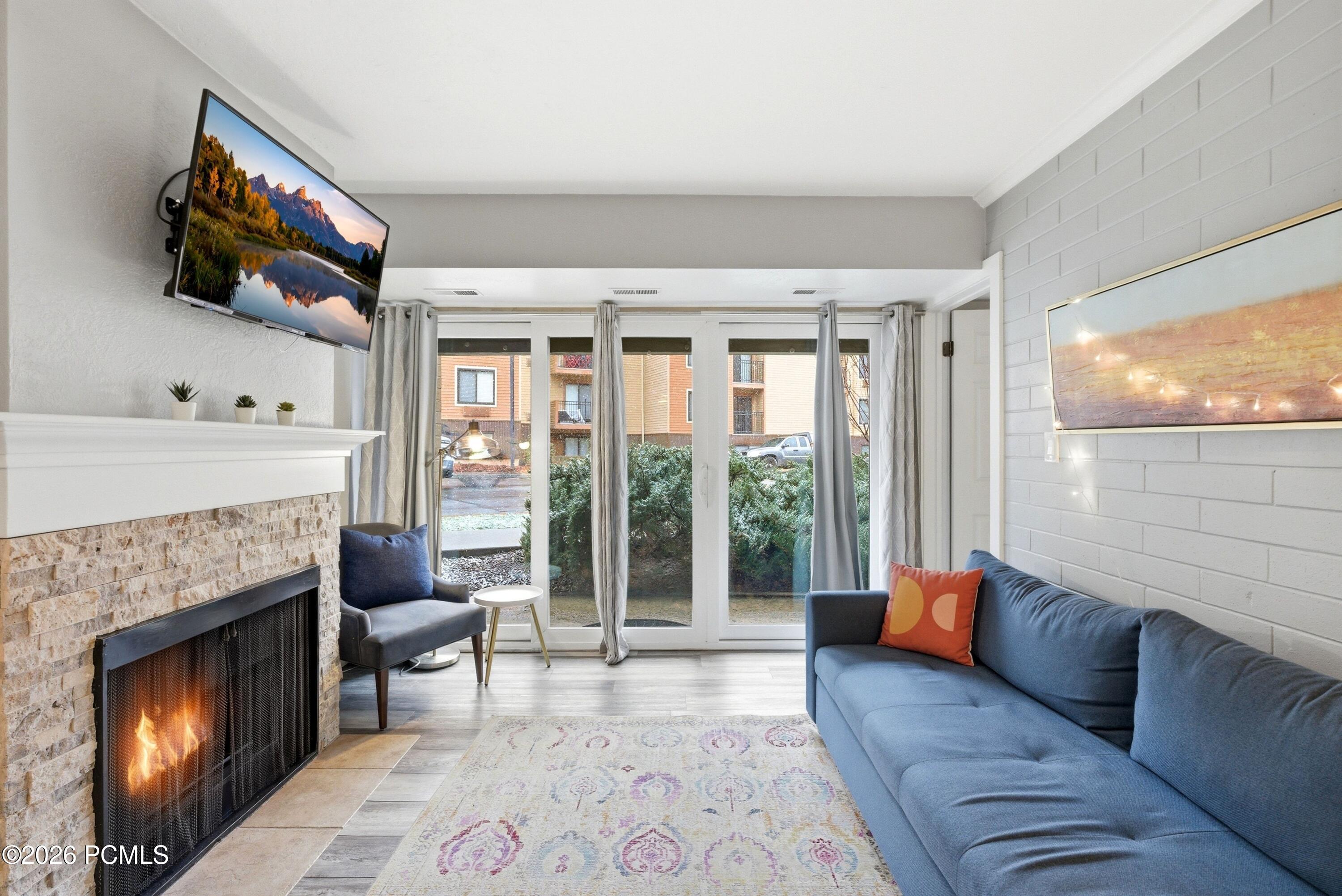 2000 Prospector Avenue 102