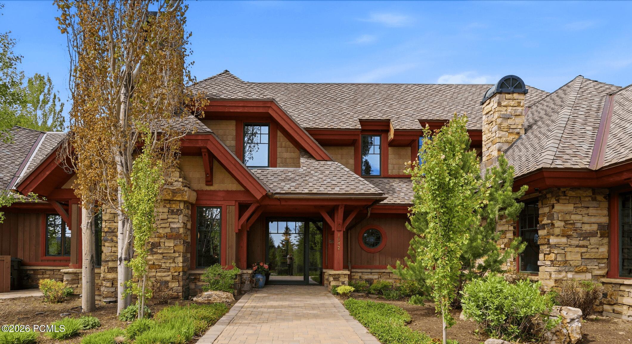 1042 W Quarry Mountain Lane