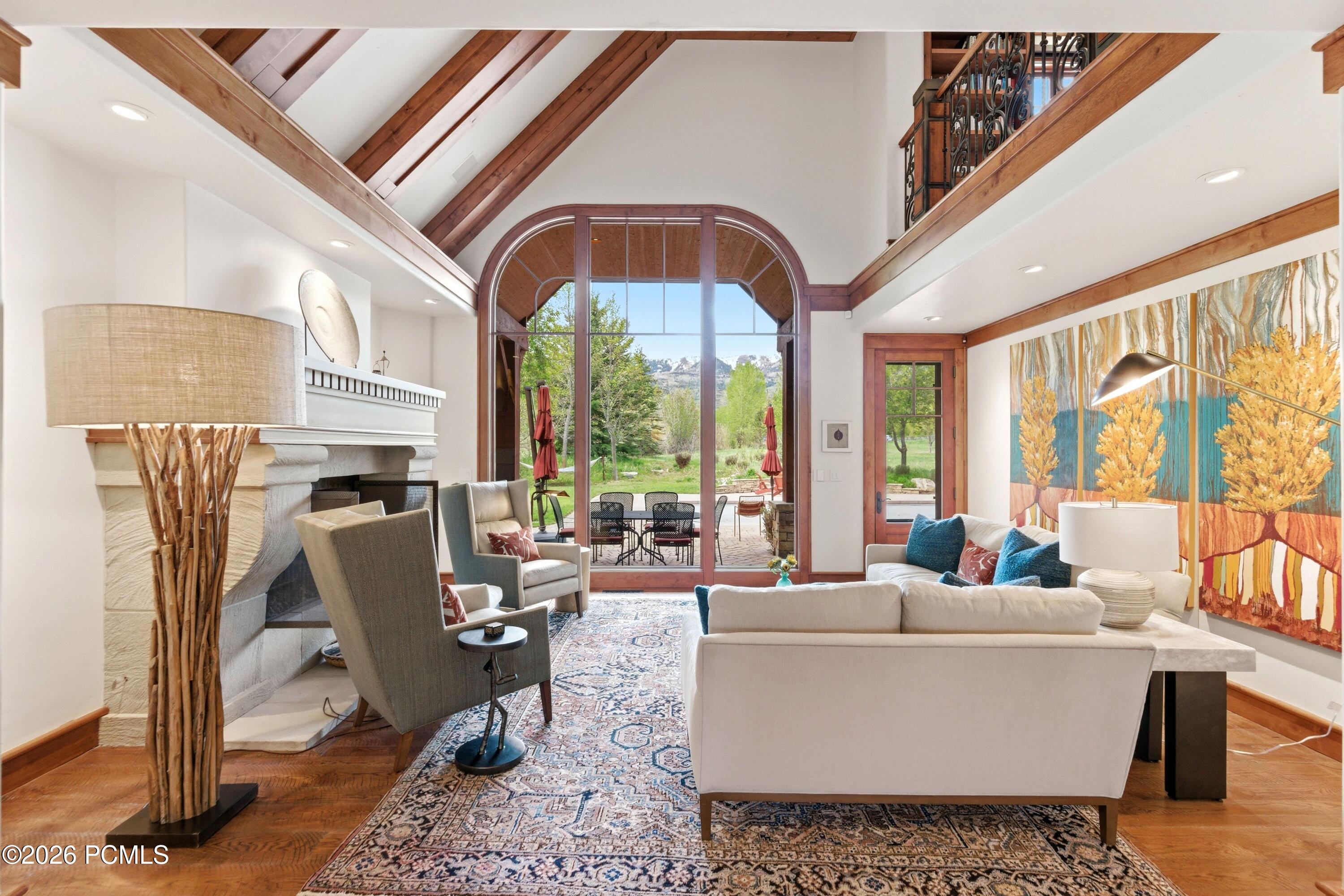 1042 W Quarry Mountain Lane