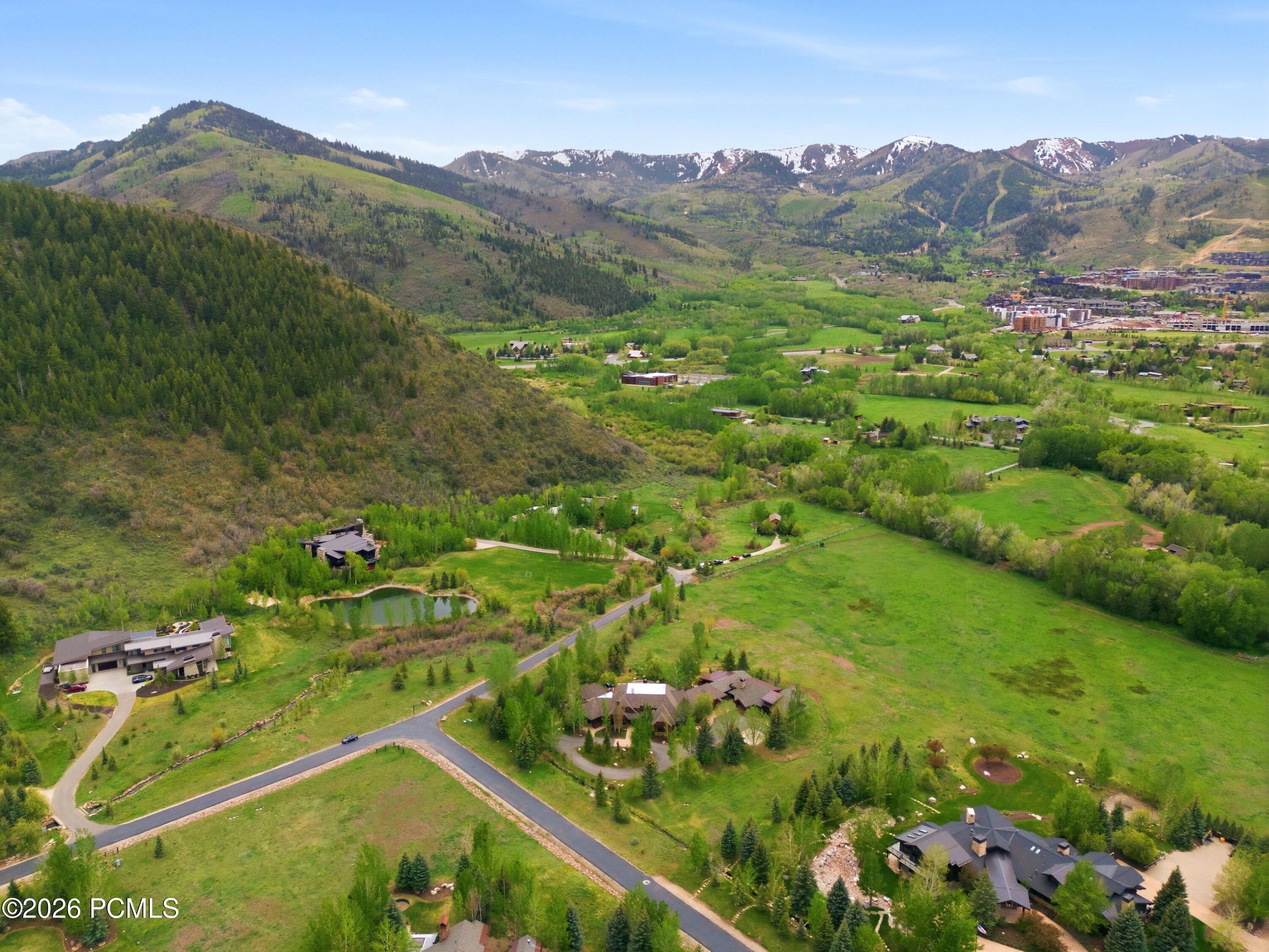 1042 W Quarry Mountain Lane
