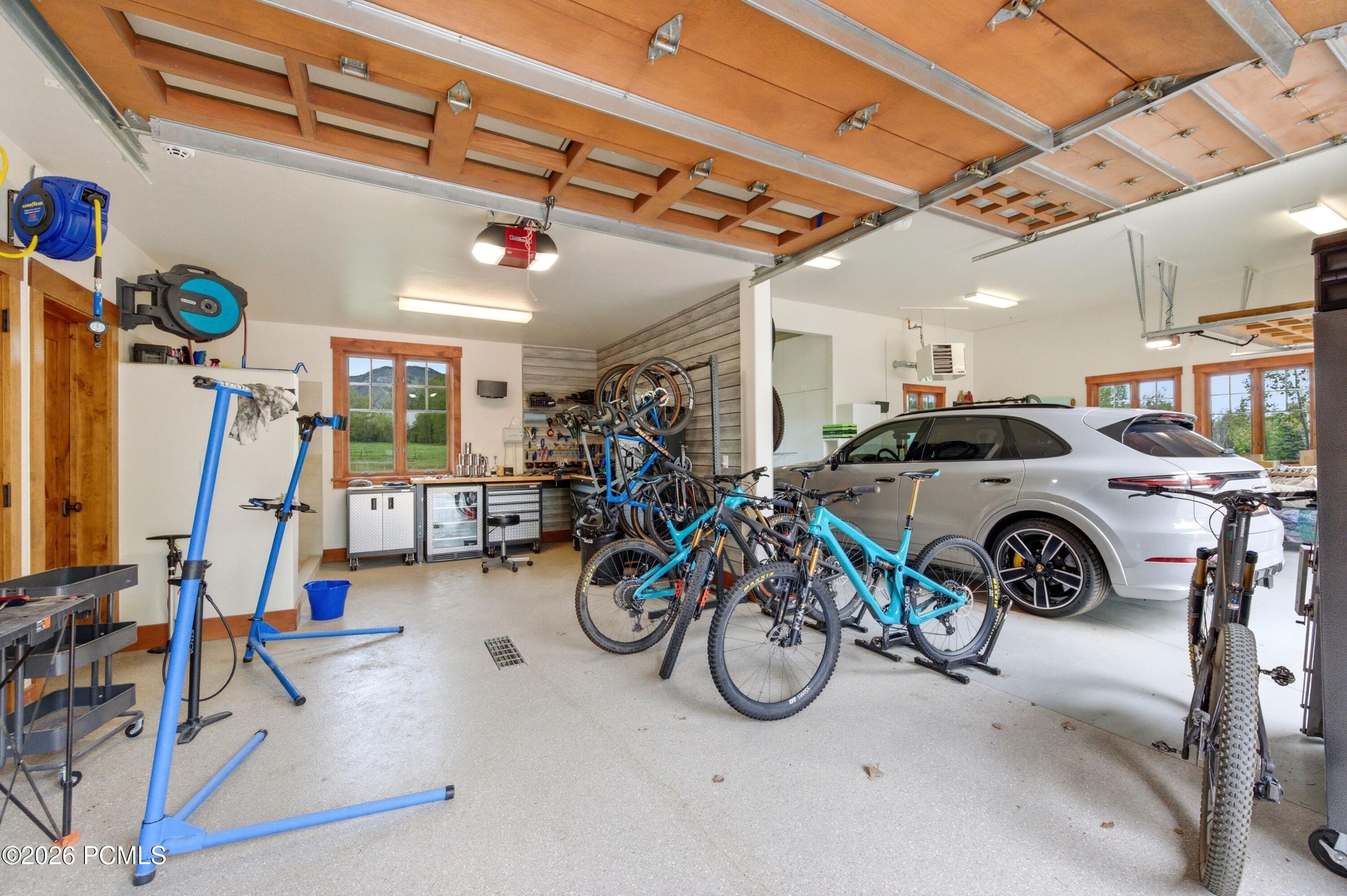 1042 W Quarry Mountain Lane